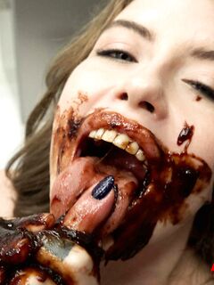 Eden Ivy Pees in her Mouth