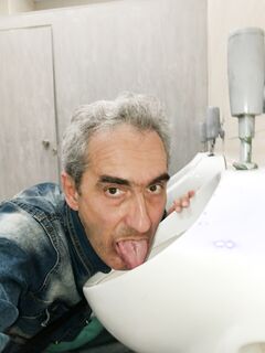 Exposed the TOILET fagot loser OLEG Yakuba licker urinal.